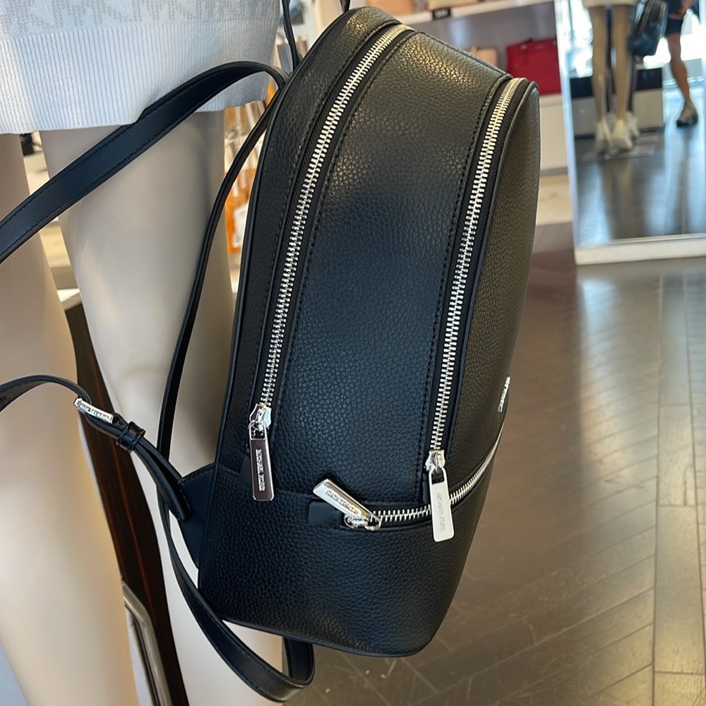 MICHAEL KORS Rhea Medium Pebbled Leather Zip Backpack
BLACK 
NWT MK - Picture 4 of 16